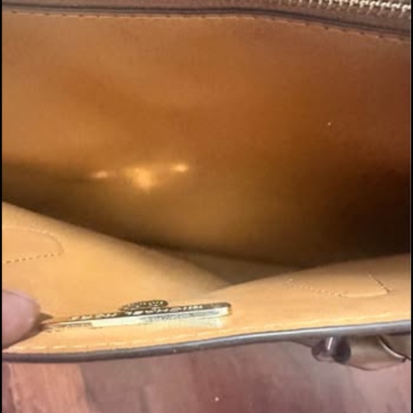 Michael Kors Shelia Women’s Center Zip Satchel Handbag White and Brown colored. - Picture 4 of 10